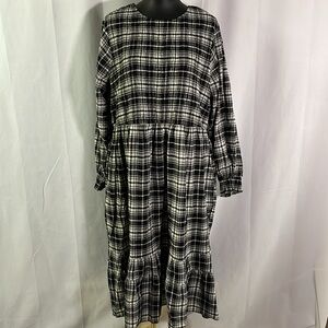 NWT Terra & Sky Black & White Plaid Long Sleeve Tiered Cotton Maxi Dress
